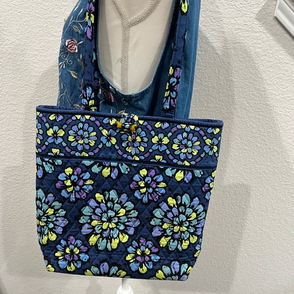 Vera Bradley Indigo Pop toggle close tote - Picture 1 of 3
